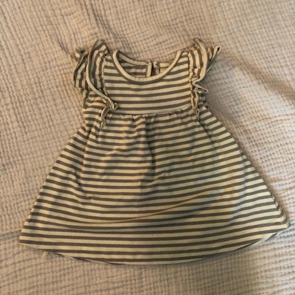 Striped fog short sleeve flutter dress